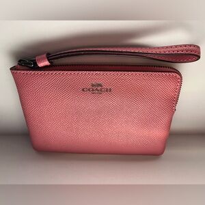 Coach corner zip wristlet/wallet leather pink NWT